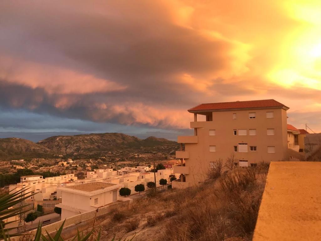 Dos Senoras Gordas Relleu المظهر الخارجي الصورة