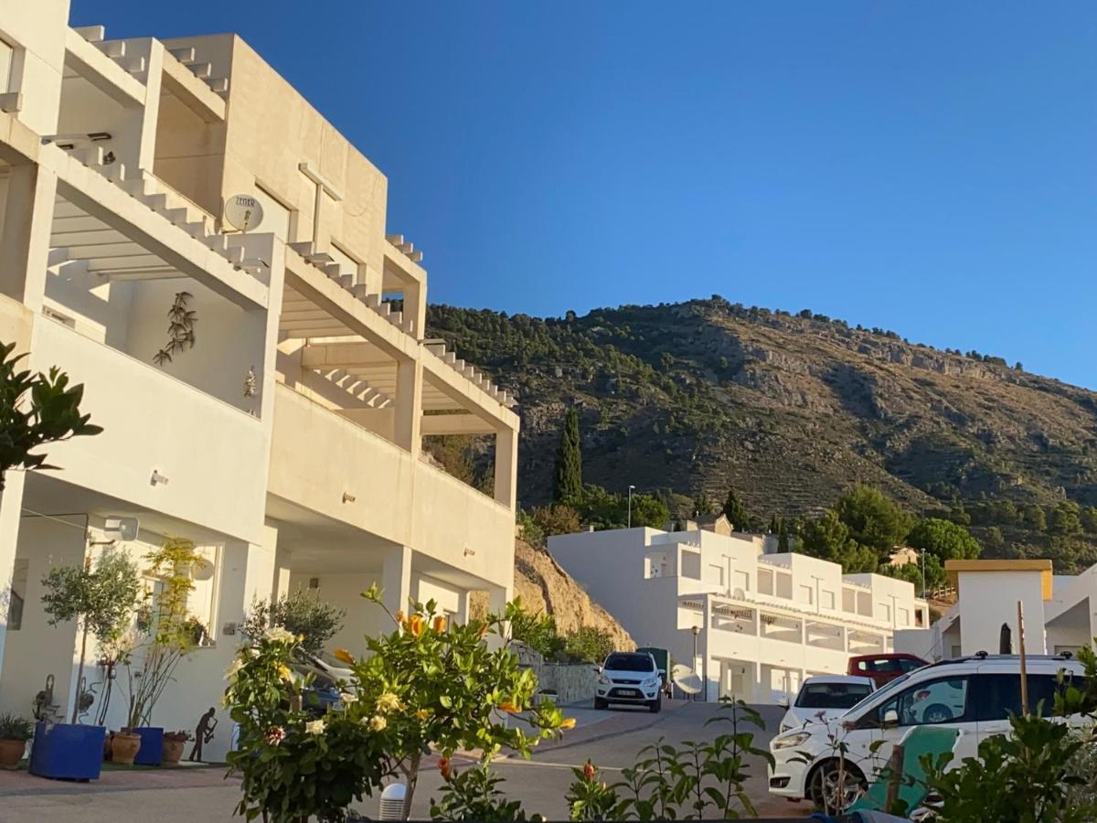 Dos Senoras Gordas Relleu المظهر الخارجي الصورة