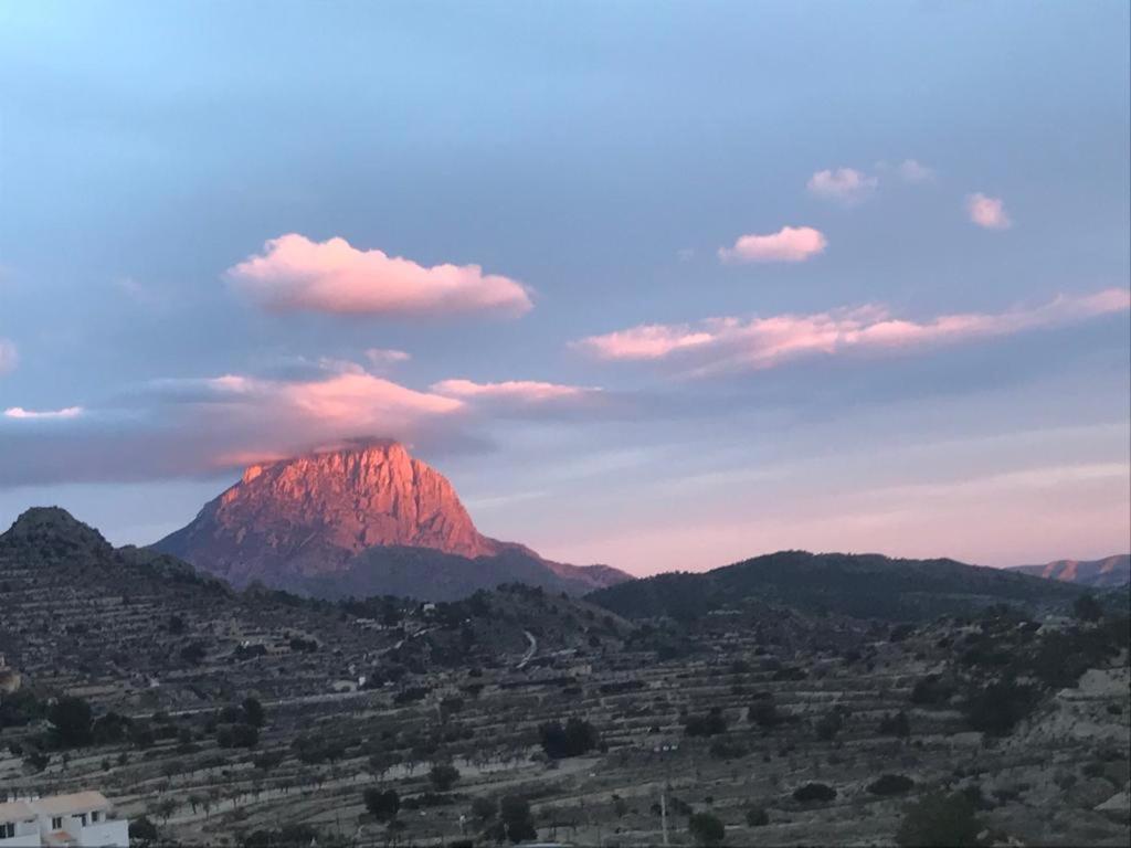 Dos Senoras Gordas Relleu المظهر الخارجي الصورة